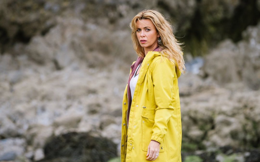 Eve myles 2025 yellow coat